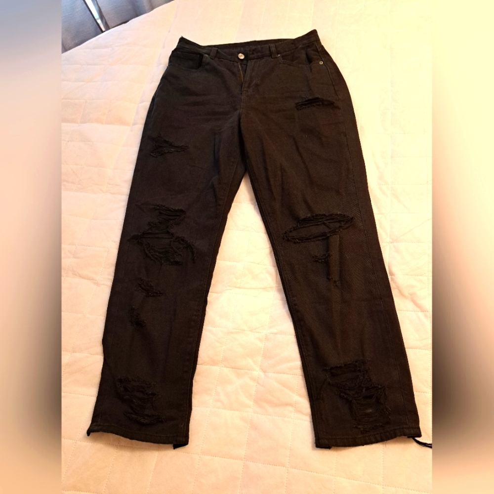American Eagle ripped black mom jeans